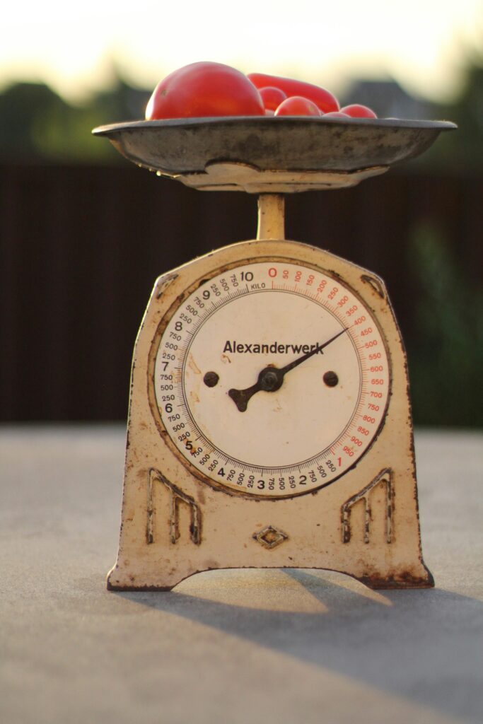How Many Ounces Are in a Pound? guide to standard weight conversions, measurement systems, kitchen measurements, and ounce-to-pound calculations.