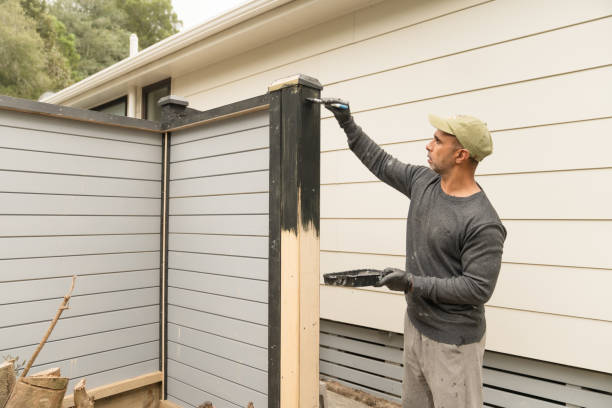 How Can Regular Maintenance Extend the Life of a Fence?